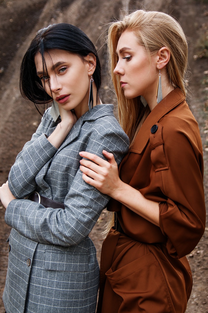 LV最新款女衣服，時(shí)尚與品質(zhì)的完美融合亮相街頭潮流前線