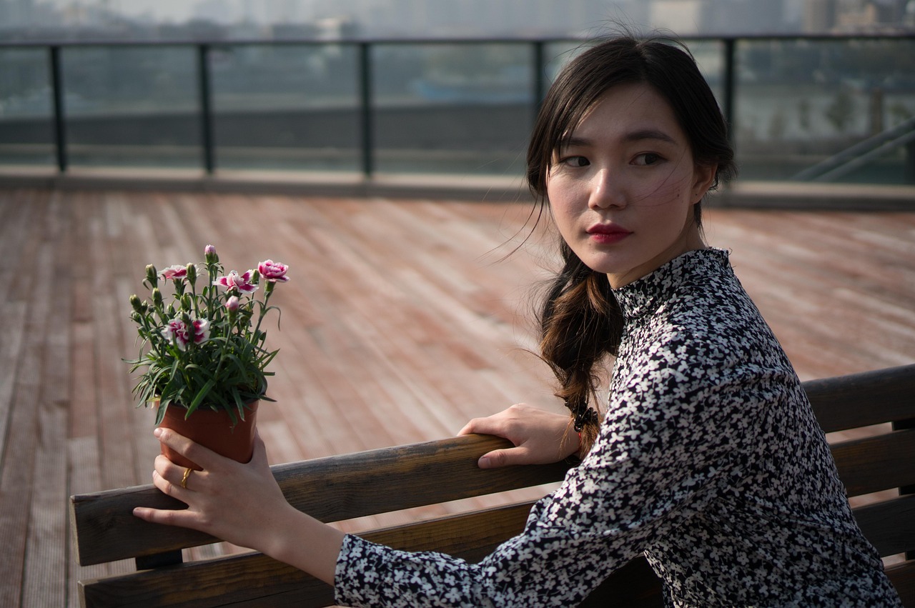 南京女孩最新動態(tài)，城市之光下的青春軌跡